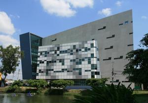泰国兰实大学（中英文授课）